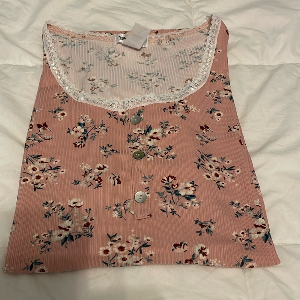Flowered 2X Top, NWOT